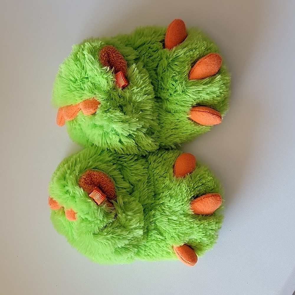 Baby slippers, size 3